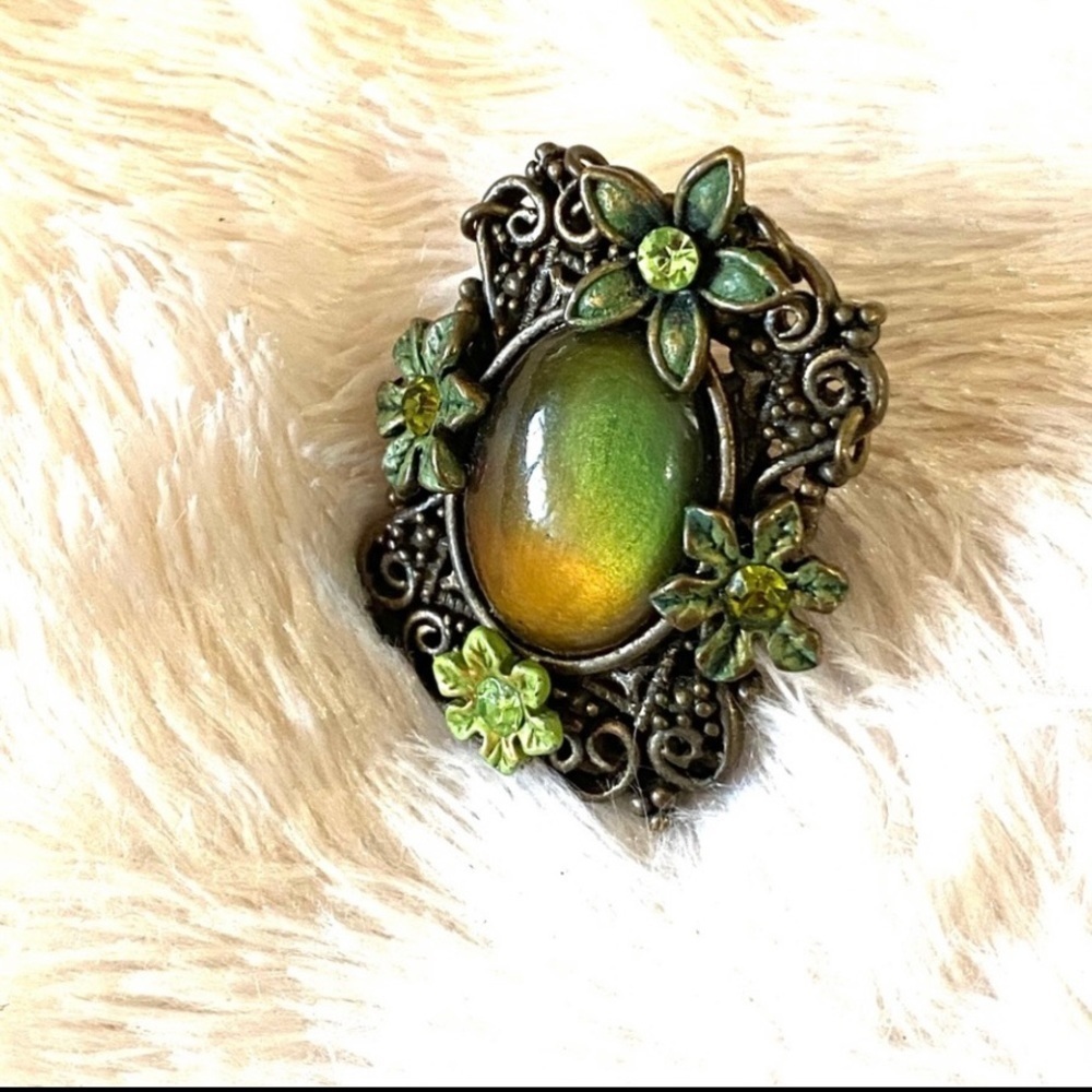 Cabochon QUARTZ BROOCH COLLAR PIN Vintage